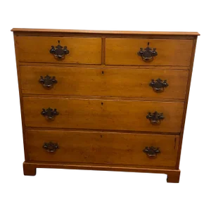 Early 19th Century American Cherry Chest of Drawers