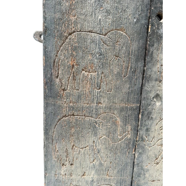 20th Century Dogon Doors with Carved Elephants, Mali, 1920s, Set of 2 For Sale - Image 13 of 14