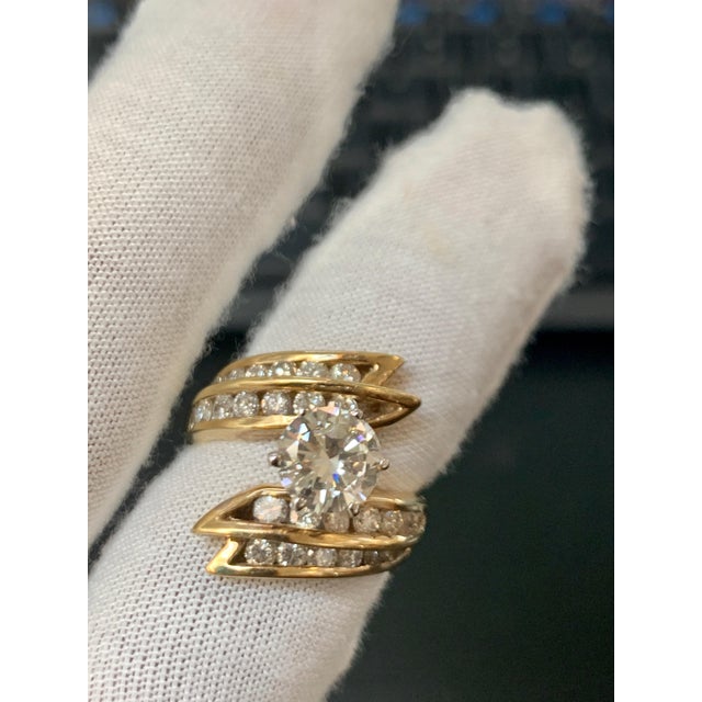 1.5 Carat Solitaire Round Shape 2.5 Total Diamond Engagement 14 Yellow Gold Ring For Sale - Image 9 of 18