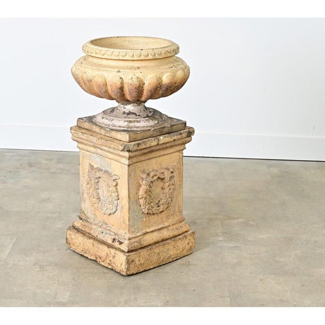 Victorian English 19th Century Doulton Campania Urn on Pedestal For Sale - Image 3 of 12