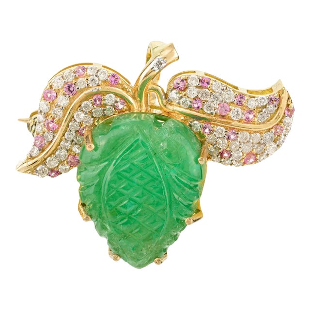 Carved 8.88ctw Emerald Diamond Strawberry Brooch Pin Pendant in 18k Gold For Sale
