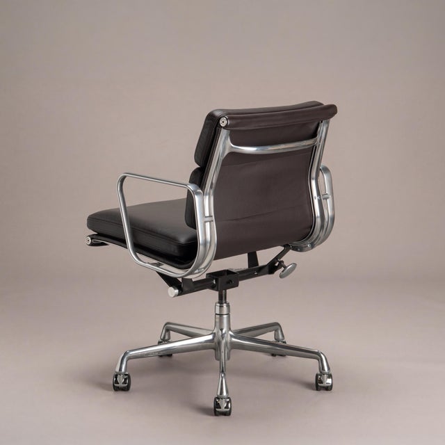 Mid-Century Modern Eames Soft Pad Management Chairs in Espresso Leather by Herman Miller For Sale - Image 3 of 10