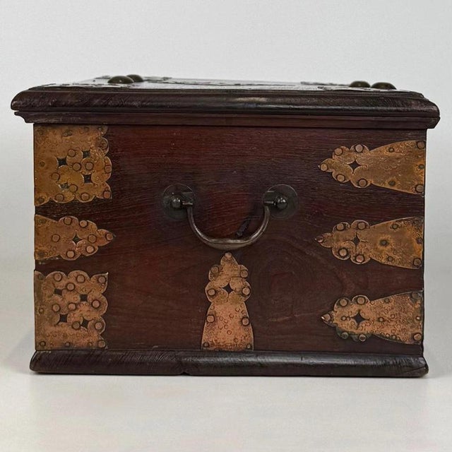 19th Century Antique English Copper and Oak Storage Box For Sale - Image 4 of 13