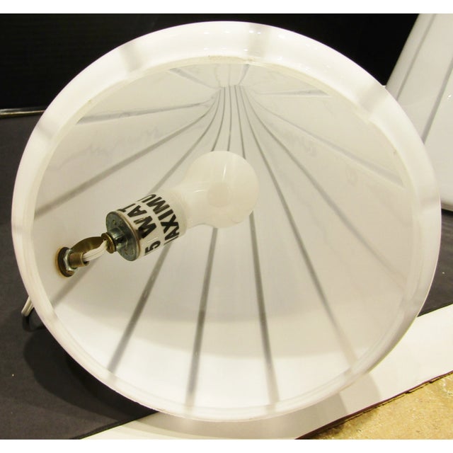 White Pair of Large Italian Vetri Murano Glass White and Striped Horn/Conical Shaped Table Lamps For Sale - Image 8 of 9