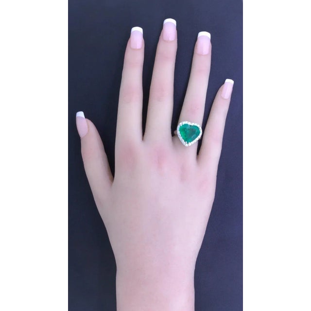 10.40 Carat Colombian Emerald Heart-Shape Diamond Platinum Ring, AGL Certified, Size 6 For Sale In Los Angeles - Image 6 of 7