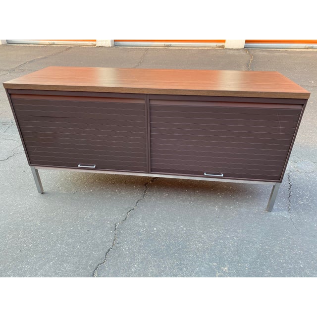 Steelcase 1980s Steelcase Industrial Vintage Mid Century Modern Metal Credenza Cabinet For Sale - Image 4 of 12