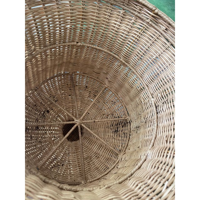 2020s Pair of Rattan Urns on Pedestals For Sale - Image 5 of 8
