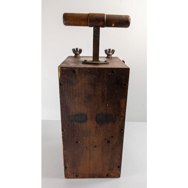 Early 20th Century Pre-Wwii Dupont Blasting Machine No. 50 For Sale In New York - Image 6 of 15