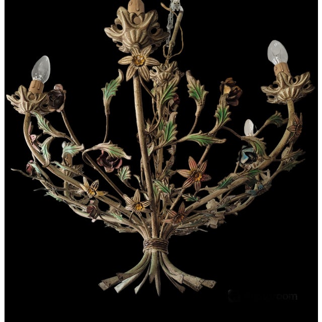 Vintage Chandelier in Metal, in Good conditions. Designed 1950 to 1959 Up to 250V (Europe/UK Standard).The wiring of this...