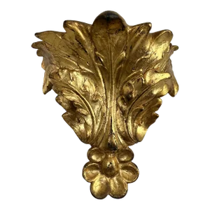 Late 20th Century Acanthus Leaf Gold Gilt Wall Bracket / Plate Shelf