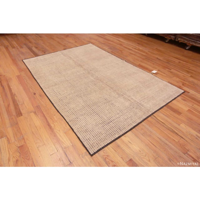 Decorative Neutral Tones Chic Contemporary Modern Area Rug, Country of origin: Central Asia, circa date: Modern Rugs - Now...