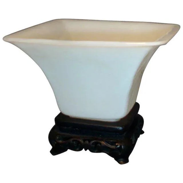 19th Century Chinese White Peking Glass Square Libation Cup & Stand For Sale In New York - Image 6 of 6