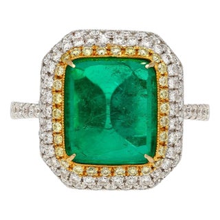 4.49 Carat Sugarloaf Cabochon Cut Colombian Emerald and Diamond Halo Ring in 18k, Size 6.75 For Sale