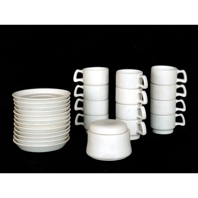 1960s Italian Stoneware Cups, Saucers and Sugar Jar by Ambrogio Pozzi for Gresline, 1960s, Set of 25 For Sale - Image 5 of 5