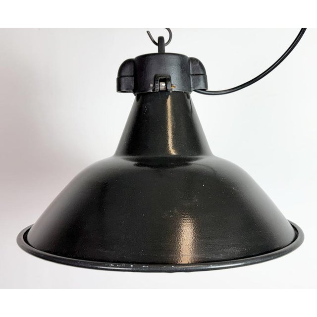 1950s Industrial Black Enamel Factory Lamp with Cast Iron Top, 1950s For Sale - Image 5 of 18