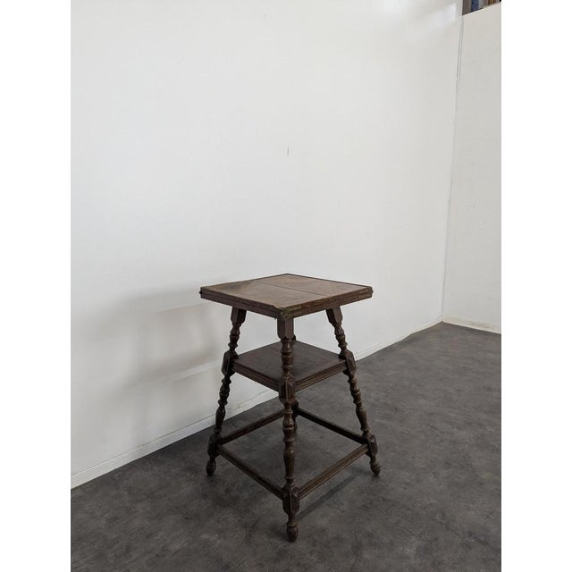 Saddle Side Table, in Very Good conditions.