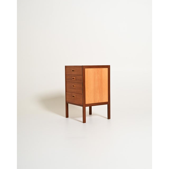 Small Scandinavian Teak Chest of Drawers by Gillis Lundgren, 1960s For Sale - Image 3 of 10