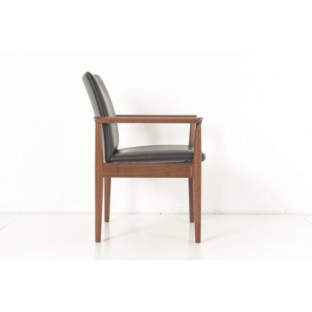 Model FD 901 Diplomat Armchair by Finn Juhl, 1960s For Sale - Image 6 of 17