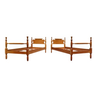 Vintage Pair Tulip 1/2 Poster Twin Size Rolling Pin Beds Wanamaker For Sale