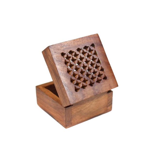 Mid 20th Century Vintage Hand Made Carved Wooden Ring Jewelry Box For Sale - Image 5 of 7