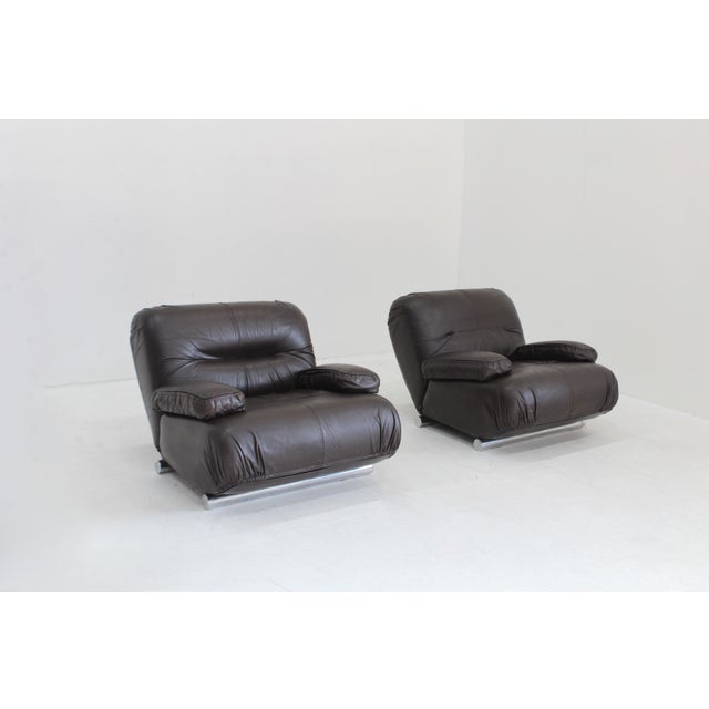 Vintage Lounge Chairs in Brown Leather by Giuseppe Munari, 1970s, Set of 2 For Sale - Image 10 of 10