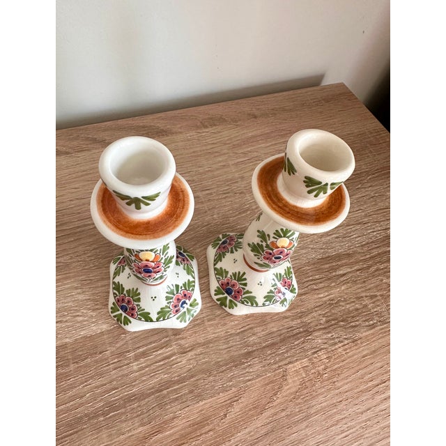 Vintage De Candelaer Delft Polychrome Floral Ceramic Candlesticks – Pair, Netherlands For Sale In Washington DC - Image 6 of 18