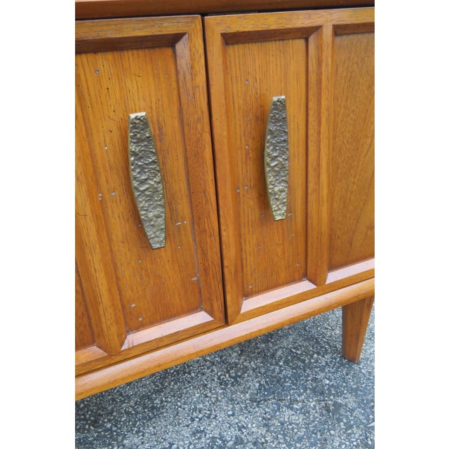 Drexel Heritage Mid 20th Century Modern Nightstand Side End Bedside Table For Sale - Image 11 of 17