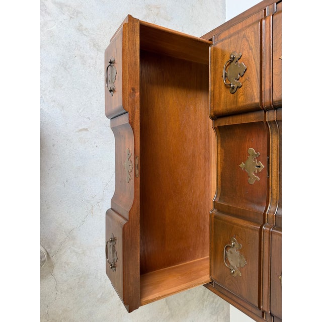 Wood Vintage Pennsylvania House Georgian Style Cherry Block-Front Chest of Drawers For Sale - Image 7 of 13
