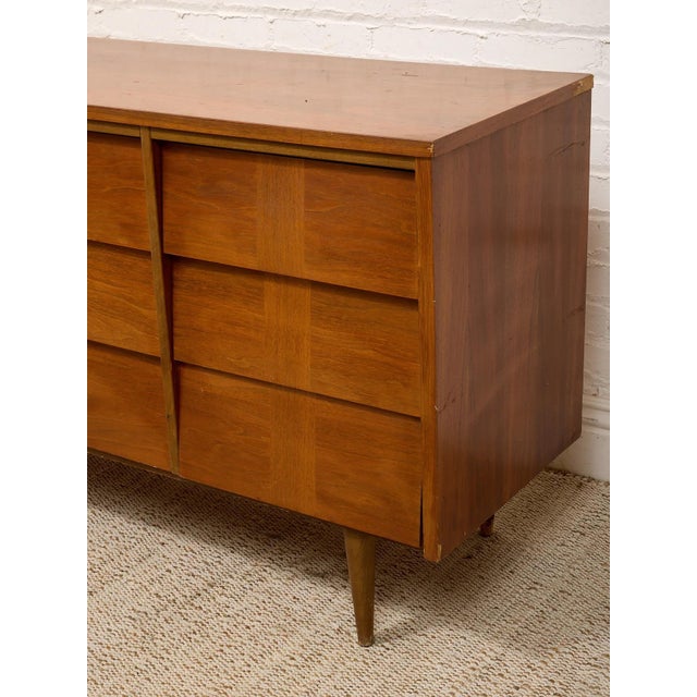 Contemporary Mid 20th Century Louvered Drawer 9 Dresser For Sale - Image 3 of 9