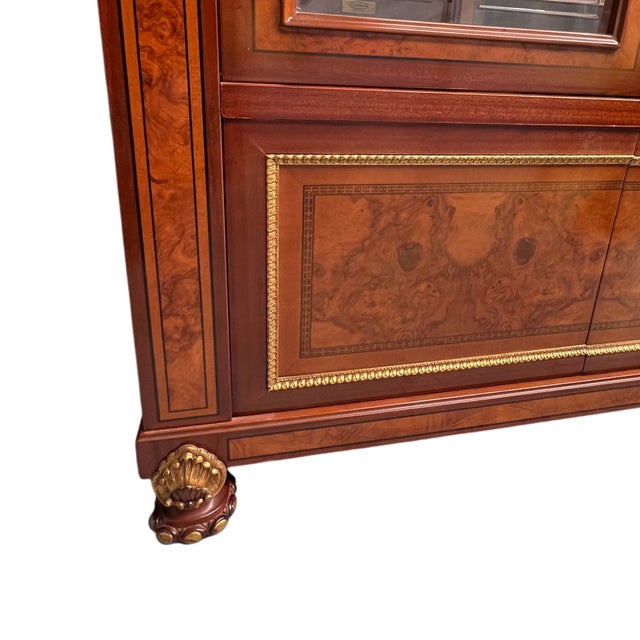 Wood Luxury Marzorati Italian 3-Door Vitrine Cabinet With Gilt Details, Lighting & Mirrored Back For Sale - Image 7 of 12