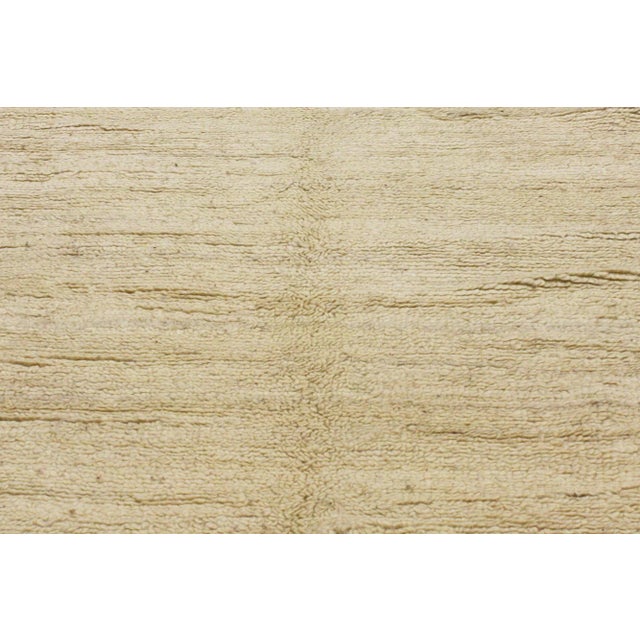 Mid 20th Century Mid 20th Century Organic Modern Vintage Moroccan Rug - 05'03 X 07'08 For Sale - Image 5 of 7