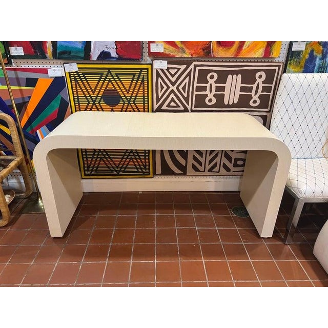 Mid-Century Modern 1980's Off White Laminate Waterfall Console Table. For Sale - Image 3 of 18