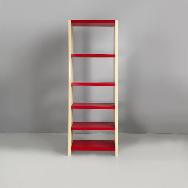 Italian Space Age plastic bookcase Dodona 300 by Ernesto Gismondi for Artemide, 1970s Dodona 300 bookcase with rectangular...