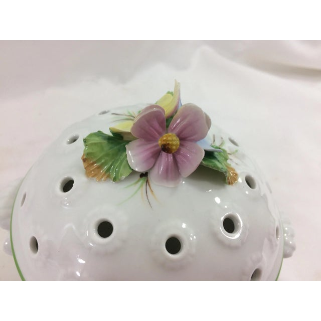 This potpourri keeper brightens up any room. Decorated with bright green polka dots and the most delicate flowers, it...