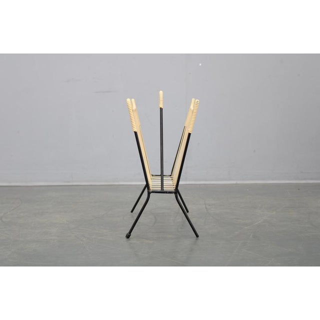 Mid-Century Modern Italian Magazine Holder in Lacquered Iron, 1960s For Sale - Image 3 of 9