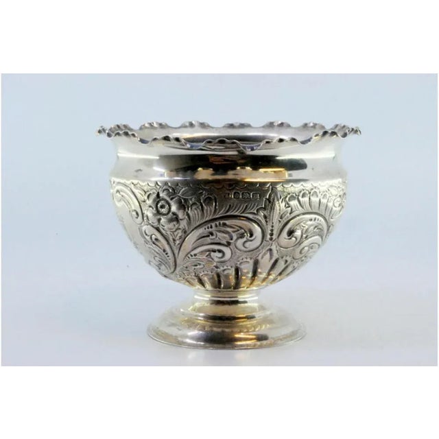 Silver Bowl with Floral Reliefs and Smooth Round Base For Sale - Image 5 of 7
