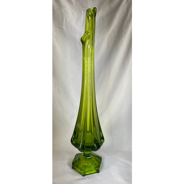 Asparagus Vintage Mid-Century Viking Glass Green Streched Vase With Sticker For Sale - Image 8 of 14