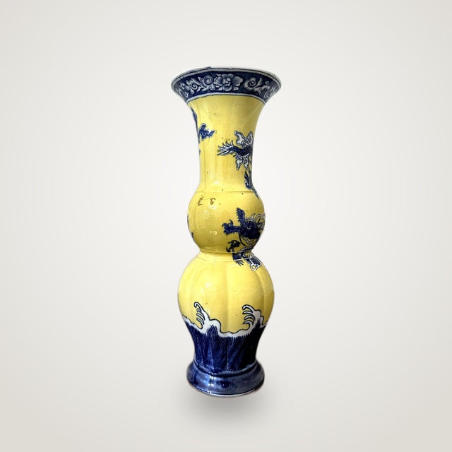 Chinoiserie Antique Wedgwood Yellow Ground Dragon Triple Gourd Vase - 1982 Richard Dennis Exhibition Provenance For Sale - Image 3 of 5