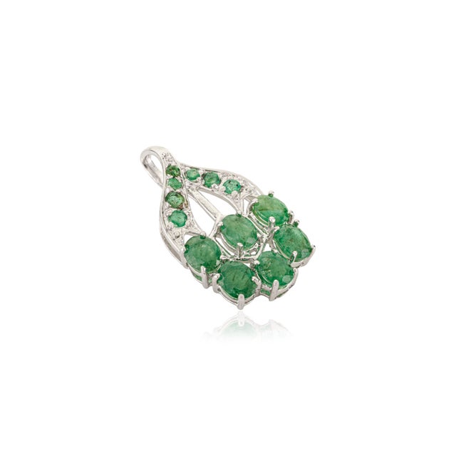 Art Deco Art Nouveau Styled Natural 3.61 Ct Emerald Pendant Charm Set in Sterling Silver For Sale - Image 3 of 10
