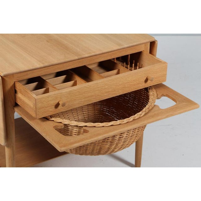 Wood Oak Model AT-33 Sewing Table by Hans J. Wegner for Andreas Tuck, Denmark, 1960s For Sale - Image 7 of 9