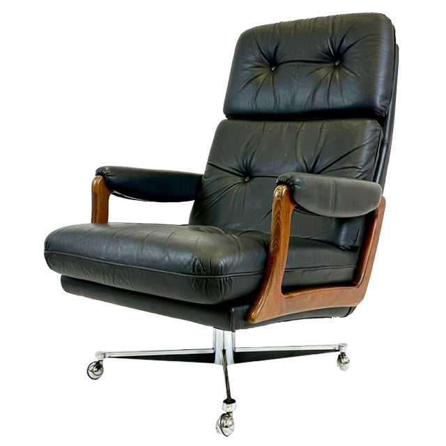 Mid-Century Swivel Black Leather Armchair, 1970s For Sale