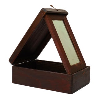 Antique 19th Century Walnut Traveling Shaving Box With Folding Mirror - Gentleman's Dressing Box For Sale