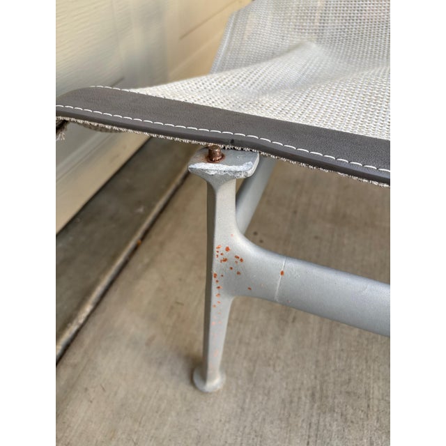 Gray Pair Richard Schultz Knoll Chaise Lounge Chair Aluminum Mesh Modern Patio Pool For Sale - Image 8 of 10
