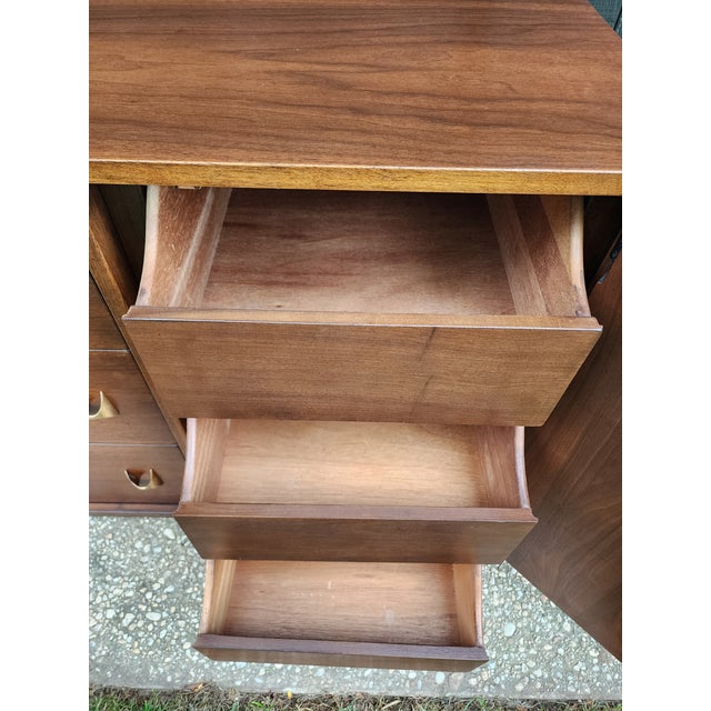 Broyhill Brasilia Mid Century Modern Walnut Triple Dresser Credenza | Sculptural Doors | Vintage 1960s For Sale - Image 11 of 16