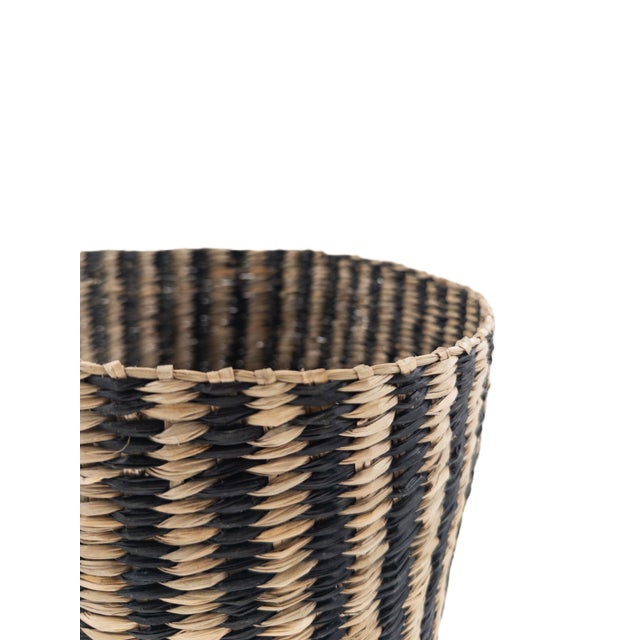 Contemporary Large Handwoven Vietnamese Seagrass Basket in Black & Natural Woven Pattern For Sale - Image 3 of 6