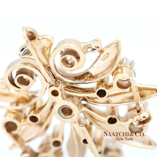 Late 20th Century Late 20th Century 14k (585) Vintage Yellow Gold Natural Diamond and Emerald Brooch / Pendant For Sale - Image 5 of 9