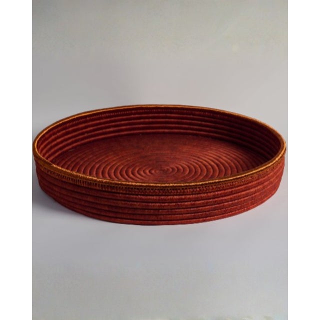 Contemporary Woven Tray in Natural Fiber With Copper Edge For Sale - Image 3 of 4