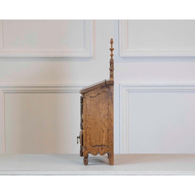 Brown Early 20th Century French Hand-Carved Flour Box For Sale - Image 8 of 10