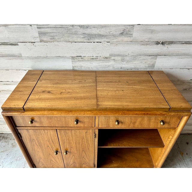 Mid-Century Modern Vintage Mid Century Modern Bar Cabinet For Sale - Image 3 of 9