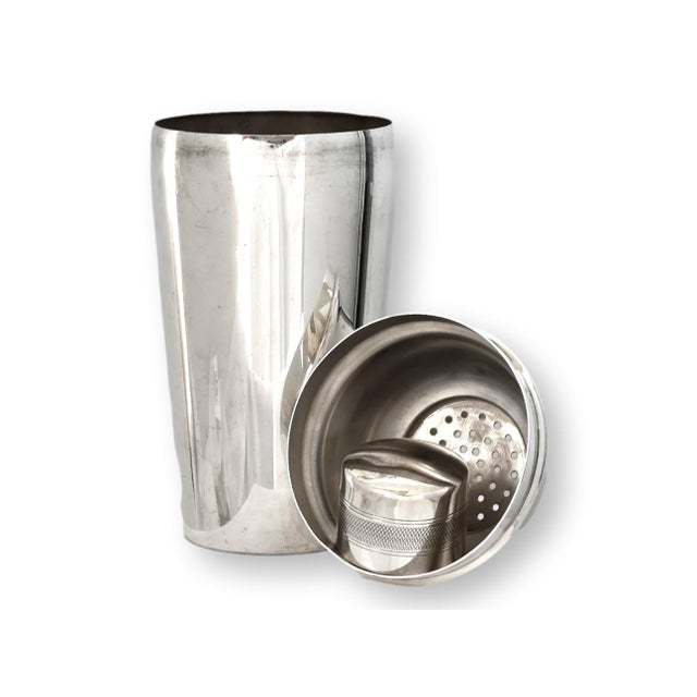 1930s Art Deco Oversized Cocktail Shaker For Sale - Image 4 of 6